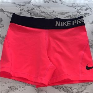 YOUTH SMALL NIKE PRO